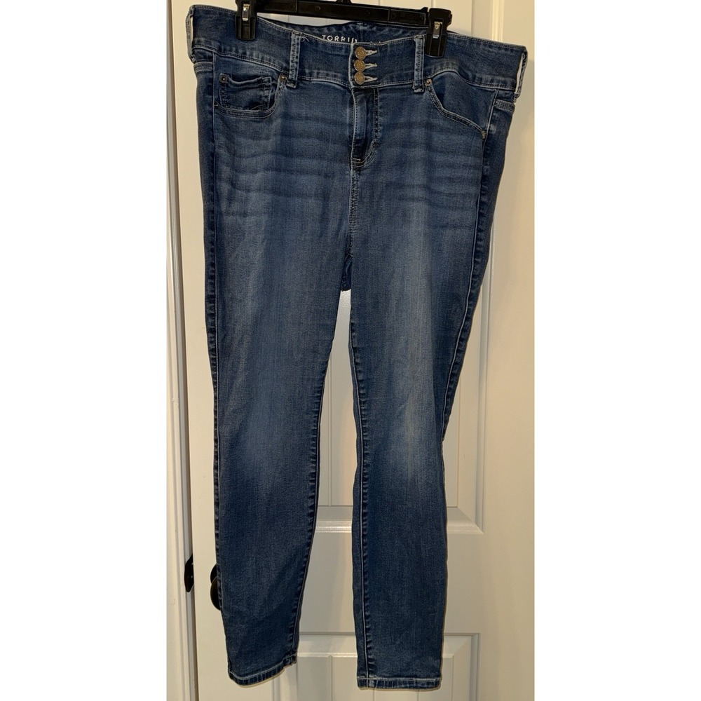 Torrid Sky High Skinny Jeans Womens 18S Short Blue High Rise 3 Button 37x26